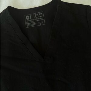 Xs figs black scrub top
